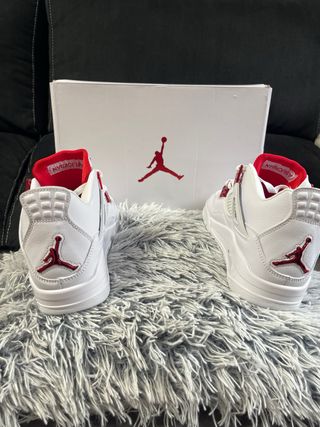 Jordan 4 Red – Nuevas – Talla 41 – Con caja