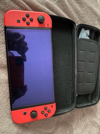 Vendo Nintendo Switch Oled edición Mario