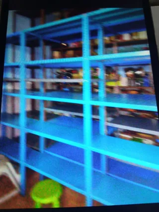 Estanterías de hierro aguantan mucho peso