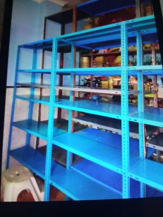 Estanterías de hierro aguantan mucho peso