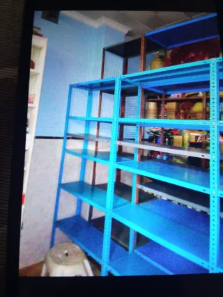 Estanterías de hierro aguantan mucho peso