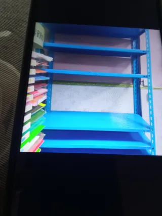 Estanterías de hierro aguantan mucho peso