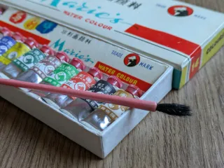 Caja de acuarelas Marie's años 70