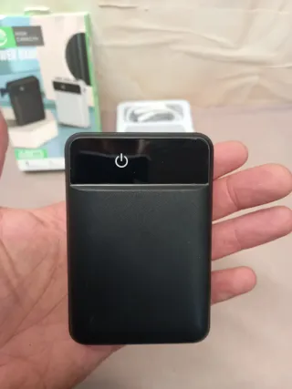 Powerbank 10000mAh con tutti i vari attacchi