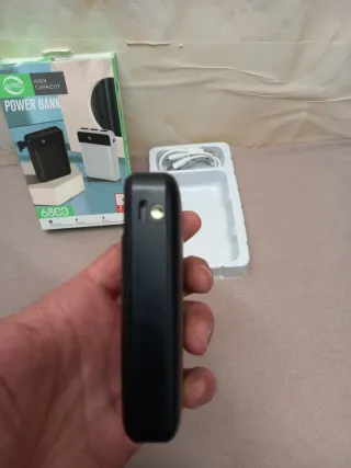 Powerbank 10000mAh con tutti i vari attacchi