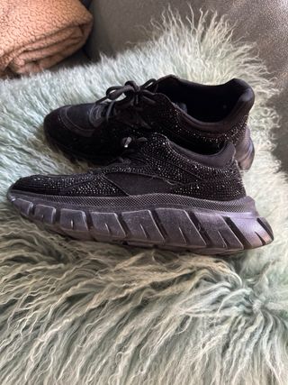 Zapatillas Guess Negras Brillantes