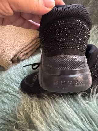 Zapatillas Guess Negras Brillantes