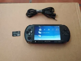 PSP Street + Memory Stick 4GB + Cavo di ricarica