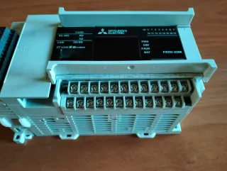 PLC Mitsubishi FX5U-32MR/es Autómata Programable