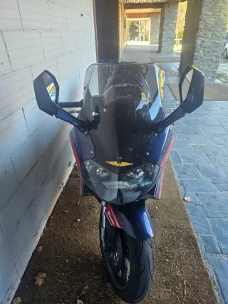 APRILIA RST MILLE FUTURA año 2004