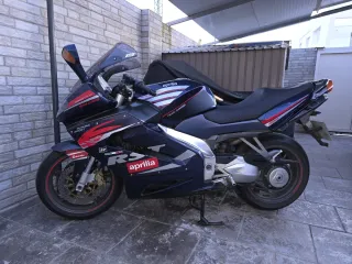 APRILIA RST MILLE FUTURA año 2004