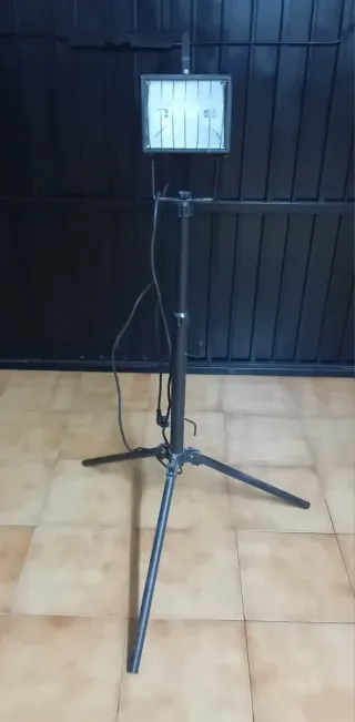 Foco con trípode