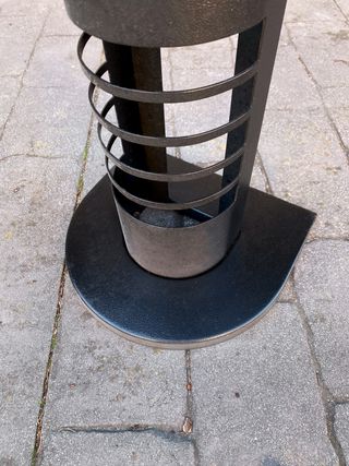 Columna Metálica Almacenamiento CD/DVD