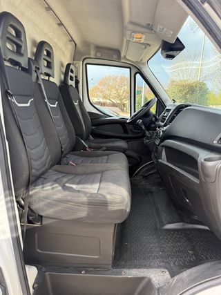 IVECO DAILY 2021 1819LNZ