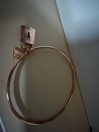 Pylsera Guess