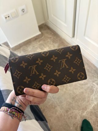 Cartera NO Louis Vuitton