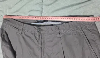Pantalón de hombre chino gris