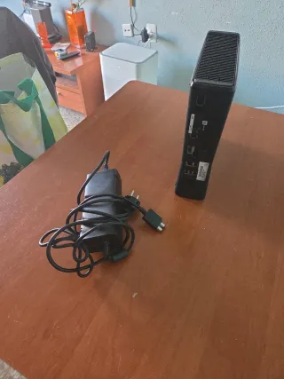 Xbox 360 con accesorios.. NO AGO ENVIOS