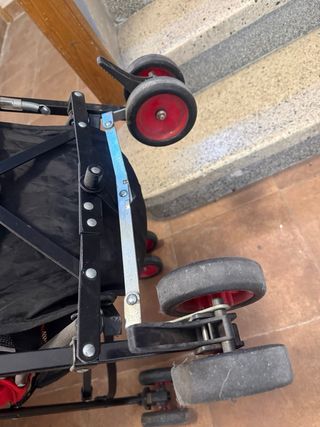 Silla de paseo Babies R Us roja