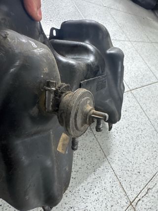 Deposito de gasolina peugeot speedfight 2 49