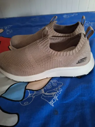 Zapatilla hombre talla 41.