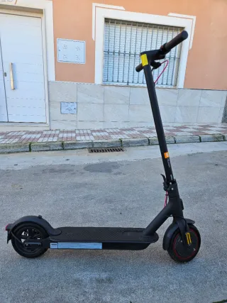 Patinete xiaomi pro 2 con su caja