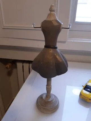 Manichino per appendere gioielli Alto 32 supporto 9 cm