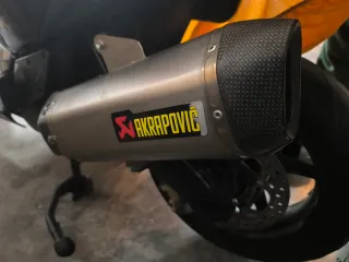 Escape akrapovic srv 850