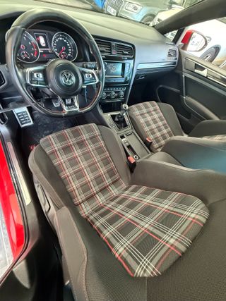 Volkswagen Golf Volkswagen Golf GTI 2.0 TSI 220CV DSG BMT