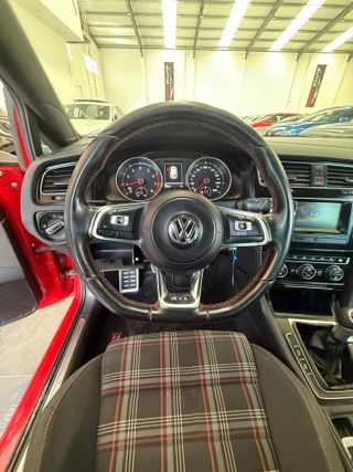 Volkswagen Golf Volkswagen Golf GTI 2.0 TSI 220CV DSG BMT