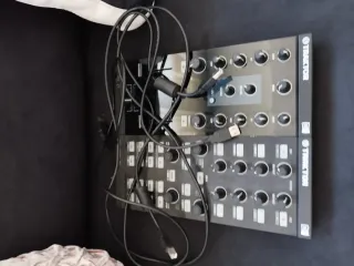 Controlador Traktor x1 Controlador traktor z1