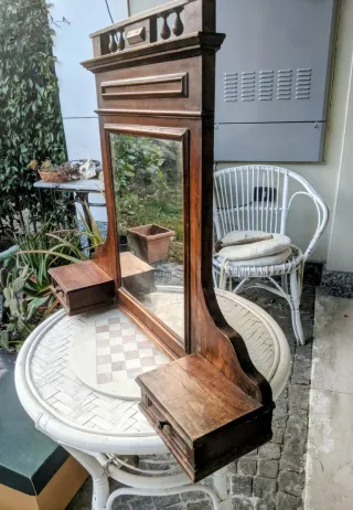 Specchiera antica in noce