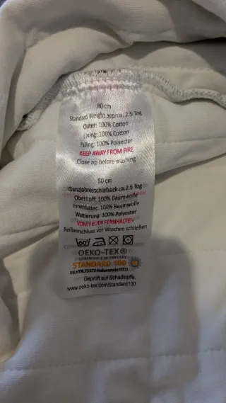 Saco de dormir con pies y suelas antideslizantes