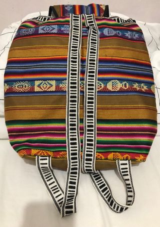 Mochila de tela con diseño étnico