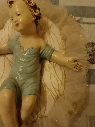 Antico Bambinello in Cemento bianco