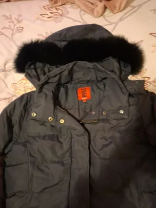 Abrigo plumifero marca Pedro del Hierro