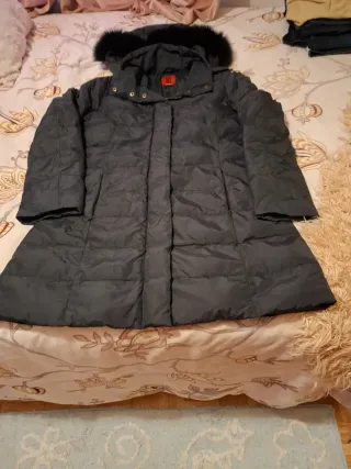 Abrigo plumifero marca Pedro del Hierro