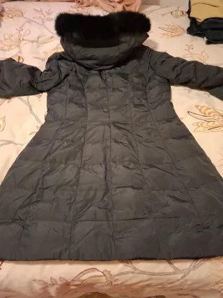 Abrigo plumifero marca Pedro del Hierro