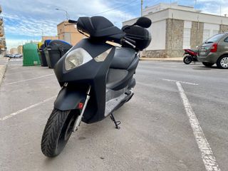 Honda Scooter 125cc negra – ITV hasta 06/2027