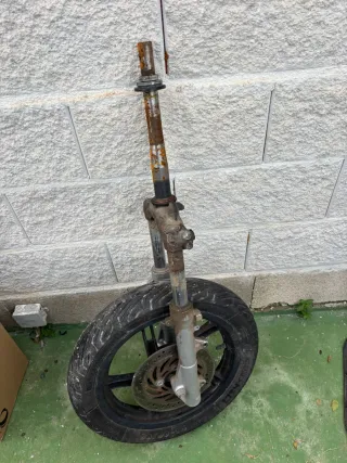 Horquilla Delantera Moto con Rueda y Freno