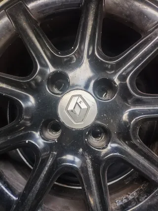 4 Llantas + Neumáticos 185/60 R15 (Negociable)