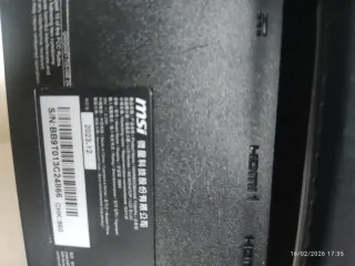 Monitor MSI Modern y BRAZO