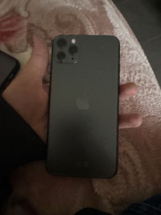 iPhone 11 Pro Max Nero/Argento con (4 custodie)
