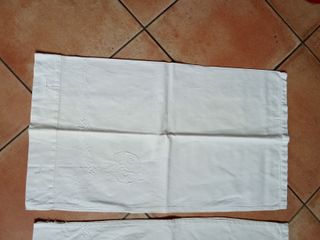 Coppia federe ricamate