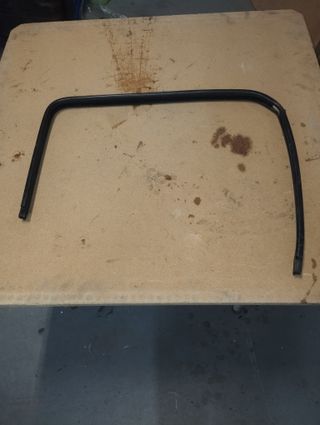 Goma Guía Ventanilla pasajero Seat Marbella 1996