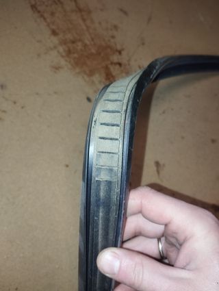 Goma Guía Ventanilla pasajero Seat Marbella 1996