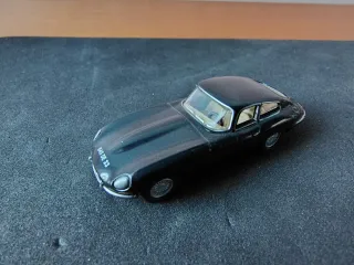 Coche a escala H0 1/76 Jaguar E-Type Oxford