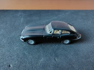 Coche a escala H0 1/76 Jaguar E-Type Oxford