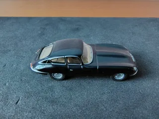 Coche a escala H0 1/76 Jaguar E-Type Oxford