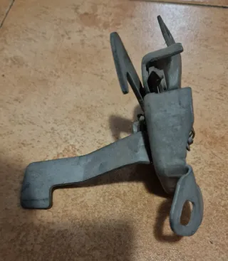 Cerradura Capó Renault Megane I